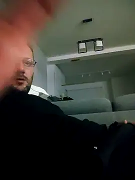 Snapshot of defaktor chatting on 02.16.26 defaktor online show from 02.16.26