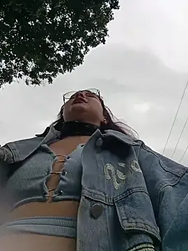 Snapshot of Yulska chatting on 02.13.26 Yulska online show from 02.13.26