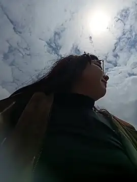 Snapshot of Yulska chatting on 02.14.26 Yulska online show from 02.14.26