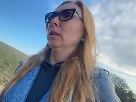 Snapshot of JenyJanys chatting on 03.03.26 JenyJanys online show from 03.03.26