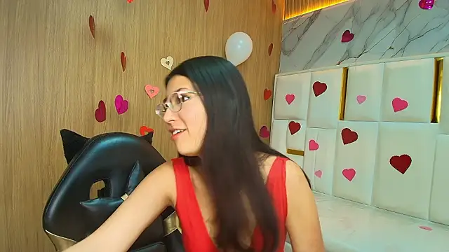 Snapshot of dani_tf chatting on 02.15.26 dani tf online show from 02.15.26