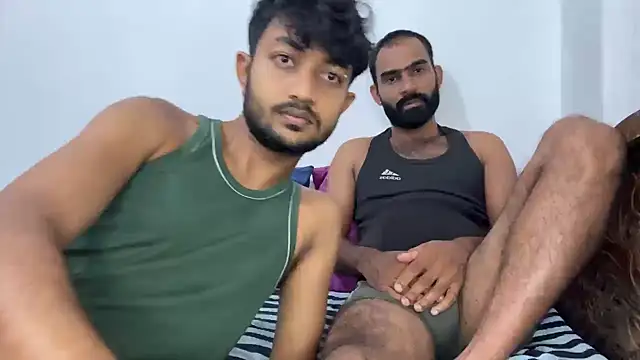 Snapshot of DesiDaddyandSon chatting on 05.07.26 DesiDaddyandSon online show from 05.07.26