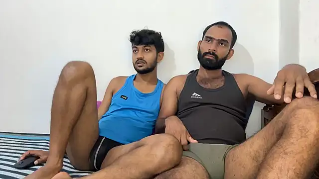 Snapshot of DesiDaddyandSon chatting on 05.08.26 DesiDaddyandSon online show from 05.08.26