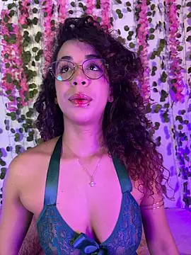 Woo isDaphne online show from 02.23.26