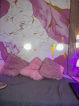 Snapshot of Woo_isDaphne chatting on 04.09.26 Woo isDaphne online show from 04.09.26