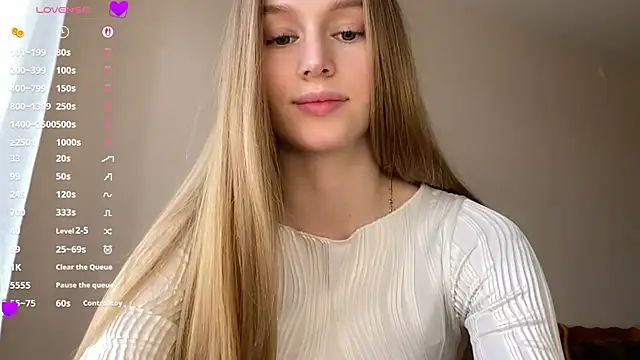 Snapshot of Viktoria_Vibes chatting on 04.18.26 Viktoria Vibes online show from 04.18.26