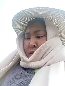 Yiyoongg online show from 03.21.26