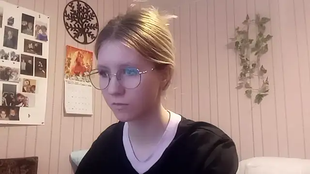 RunawayBr1de online show from 02.21.26