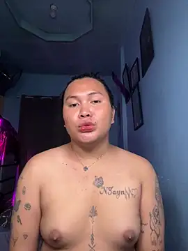 hollynicole online show from 05.12.26