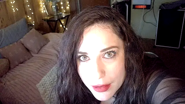 Snapshot of VelvetBrunetteXo chatting on 04.07.26 VelvetBrunetteXo online show from 04.07.26