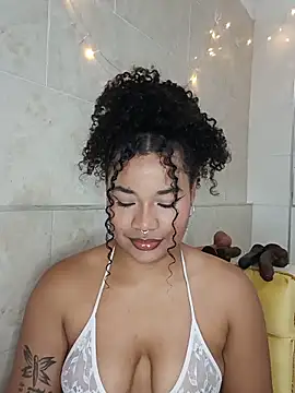 Snapshot of BrianaSweetxxx chatting on 05.26.26 BrianaSweetxxx online show from 05.26.26