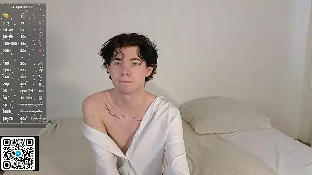 Snapshot of moon_Gloww chatting on 02.12.26 moon Gloww online show from 02.12.26