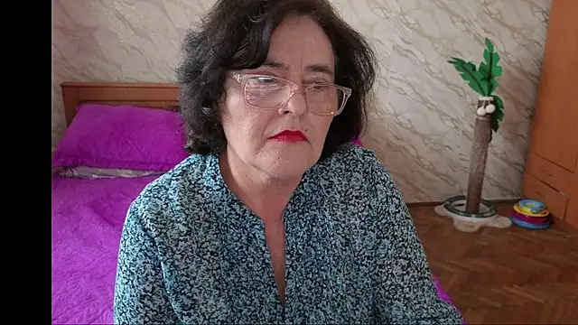 xMaryxAnne online show from 04.04.26