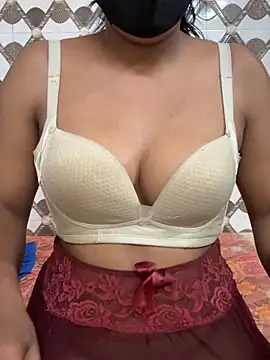 Snapshot of lovely_siaa chatting on 04.21.26 lovely siaa online show from 04.21.26