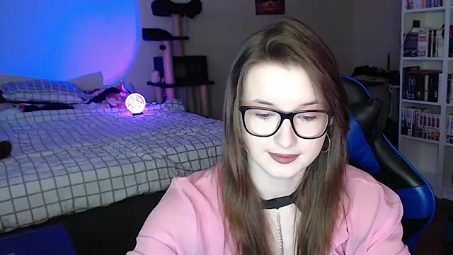 LunaXcherry online show from 04.01.26