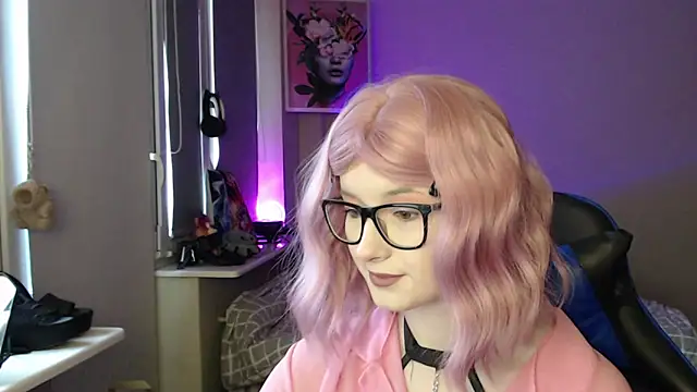 LunaXcherry online show from 04.08.26