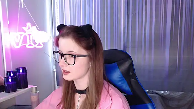 Snapshot of LunaXcherry chatting on 06.30.26 LunaXcherry online show from 06.30.26