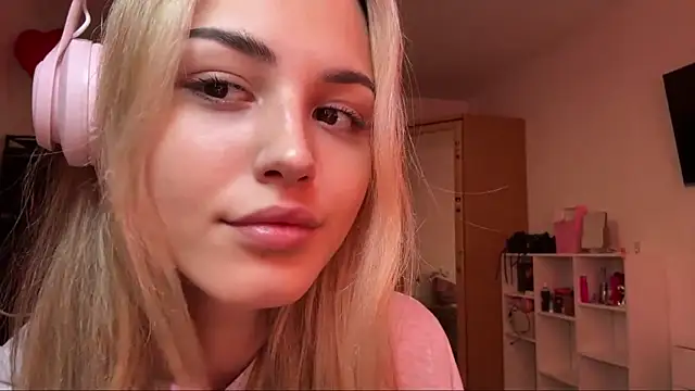 Evva mayy online show from 02.20.26