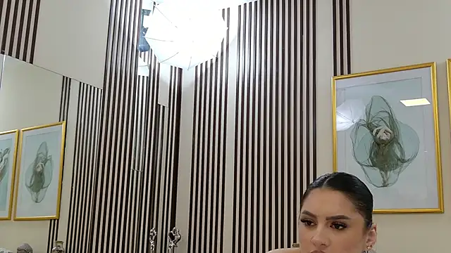 Snapshot of NicolePalm chatting on 02.25.26 NicolePalm online show from 02.25.26