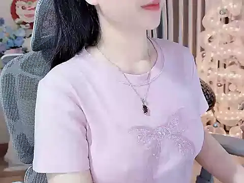 Snapshot of Agnelyn___ chatting on 04.01.26 Agnelyn online show from 04.01.26