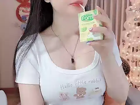 Snapshot of Agnelyn___ chatting on 04.07.26 Agnelyn online show from 04.07.26