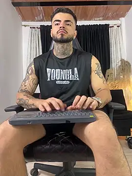 Snapshot of Benjii_Carter1 chatting on 05.04.26 Benjii Carter1 online show from 05.04.26