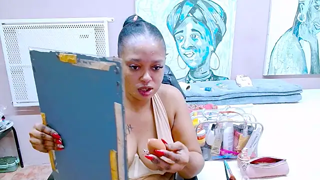 Snapshot of TyraHotxxx chatting on 06.02.26 TyraHotxxx online show from 06.02.26