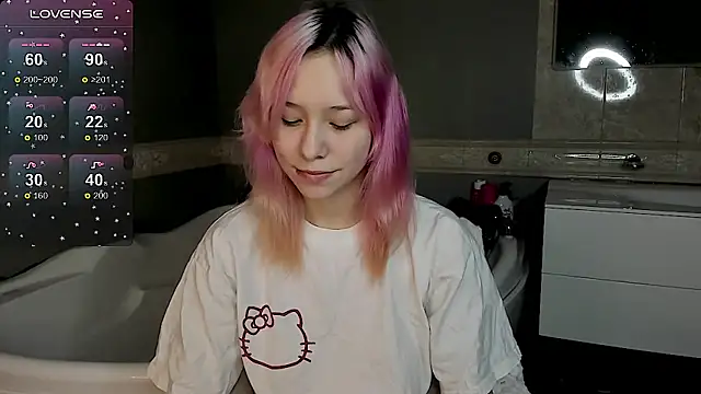 EmilyTrase online show from 04.09.26