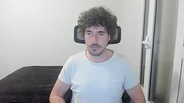 Snapshot of joaquin420_hot chatting on 02.25.26 joaquin420 hot online show from 02.25.26