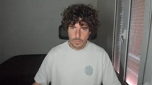 Snapshot of joaquin420_hot chatting on 03.25.26 joaquin420 hot online show from 03.25.26