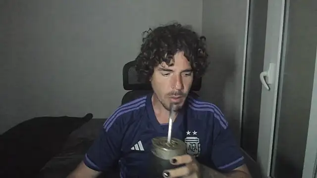 Snapshot of joaquin420_hot chatting on 04.08.26 joaquin420 hot online show from 04.08.26