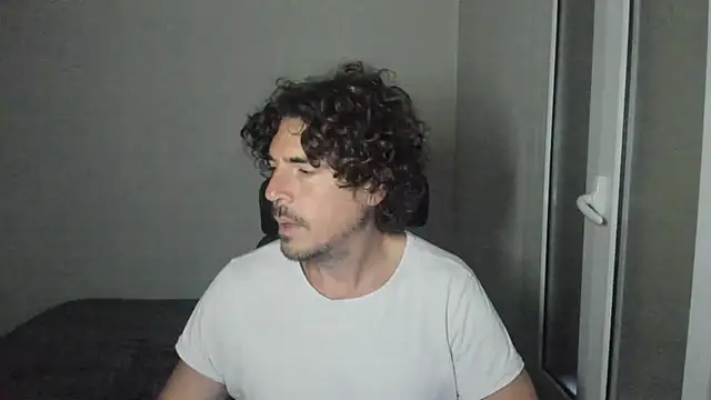 Snapshot of joaquin420_hot chatting on 04.13.26 joaquin420 hot online show from 04.13.26