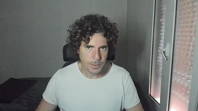 Snapshot of joaquin420_hot chatting on 04.14.26 joaquin420 hot online show from 04.14.26