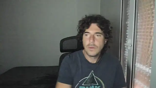 Snapshot of joaquin420_hot chatting on 04.17.26 joaquin420 hot online show from 04.17.26