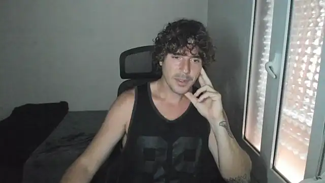Snapshot of joaquin420_hot chatting on 04.25.26 joaquin420 hot online show from 04.25.26