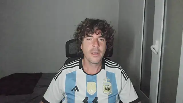 Snapshot of joaquin420_hot chatting on 04.26.26 joaquin420 hot online show from 04.26.26