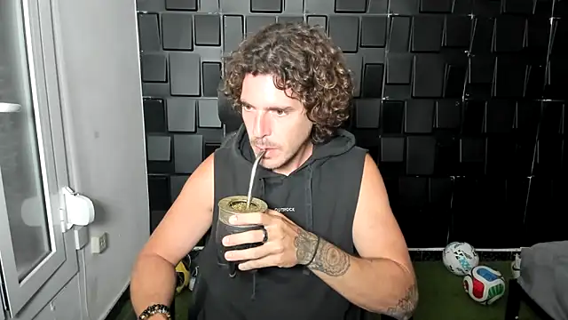 Snapshot of joaquin420_hot chatting on 05.28.26 joaquin420 hot online show from 05.28.26