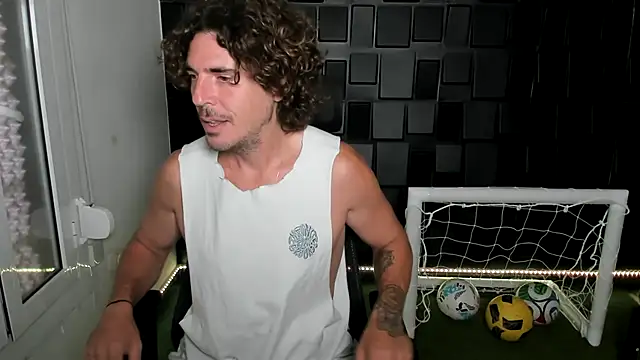 Snapshot of joaquin420_hot chatting on 05.30.26 joaquin420 hot online show from 05.30.26