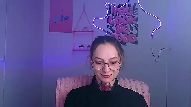 Esmi Winter online show from 03.08.26