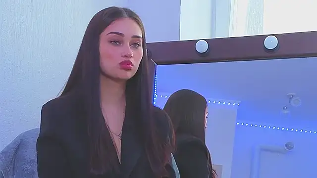 Sofia Plump online show from 03.05.26