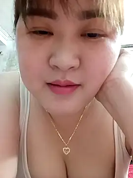 Snapshot of Kee-kimlee chatting on 03.02.26 Kee-kimlee online show from 03.02.26