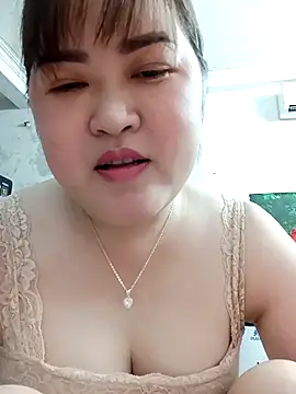 Snapshot of Kee-kimlee chatting on 03.24.26 Kee-kimlee online show from 03.24.26