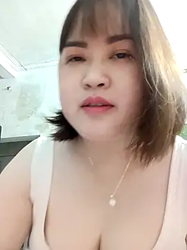 Snapshot of Kee-kimlee chatting on 03.25.26 Kee-kimlee online show from 03.25.26