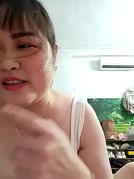 Snapshot of Kee-kimlee chatting on 04.01.26 Kee-kimlee online show from 04.01.26