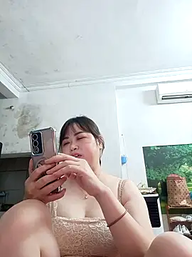 Snapshot of Kee-kimlee chatting on 04.13.26 Kee-kimlee online show from 04.13.26