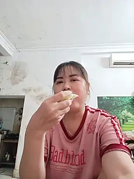 Snapshot of Kee-kimlee chatting on 05.30.26 Kee-kimlee online show from 05.30.26