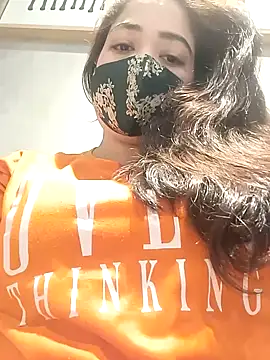 02Hot-Queen online show from 03.10.26