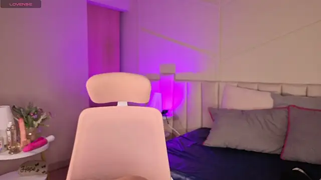 Eyes moon  online show from 02.21.26