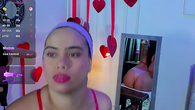 Snapshot of emily_prettygirl chatting on 02.21.26 emily prettygirl online show from 02.21.26