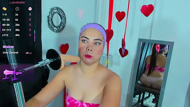 Snapshot of emily_prettygirl chatting on 02.27.26 emily prettygirl online show from 02.27.26